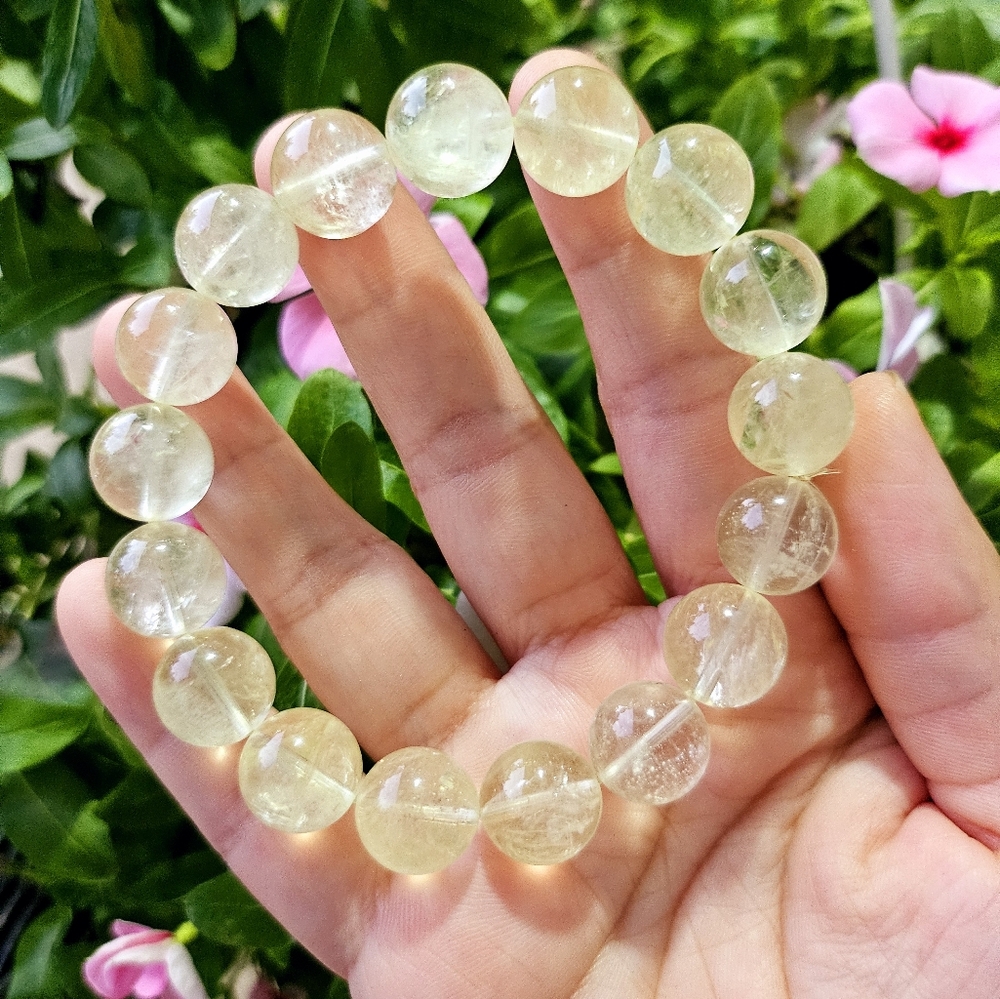 Pretty 12mm lemon quartz bracelet